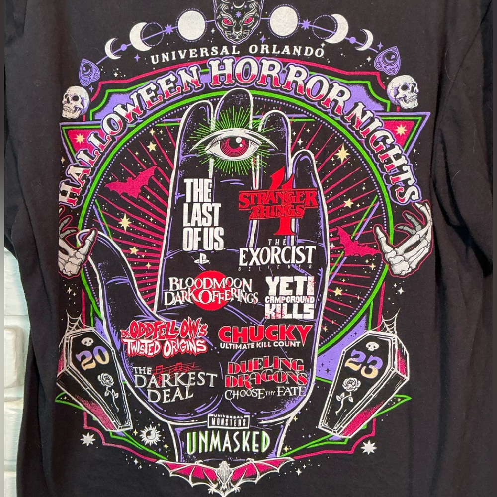 Halloween Horror Night 2023 Graphic T-shirt Unisex Medium